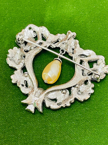 Silver Floral Reef with Pearl Dangle Devil's Details